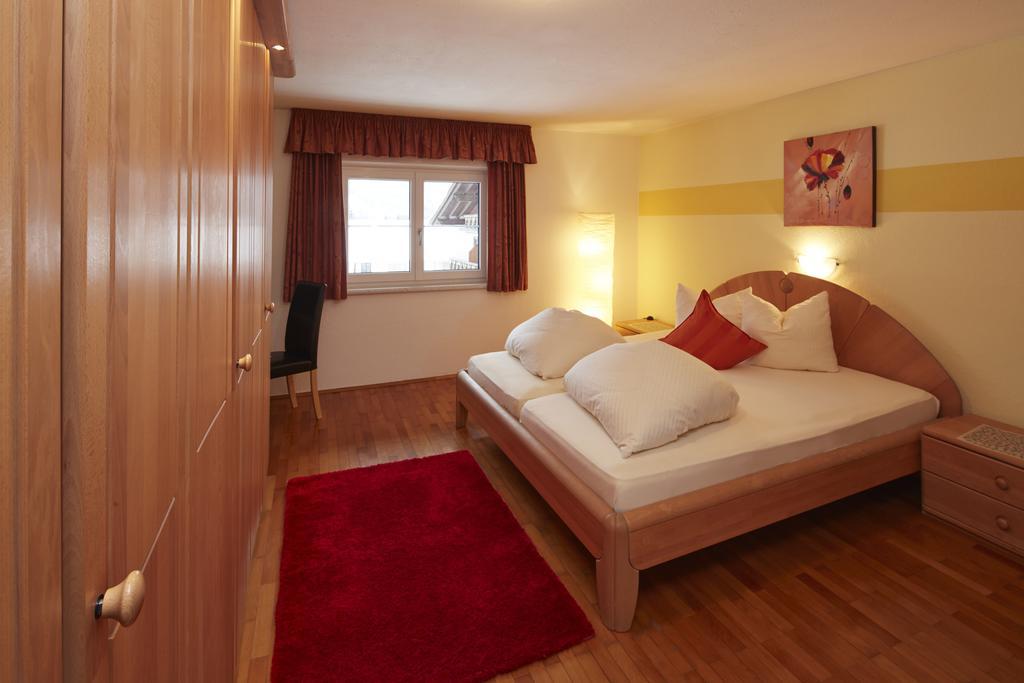 Alpenmotel Saeuling Pinswang Cameră foto