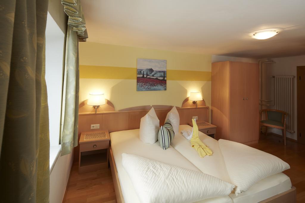 Alpenmotel Saeuling Pinswang Cameră foto